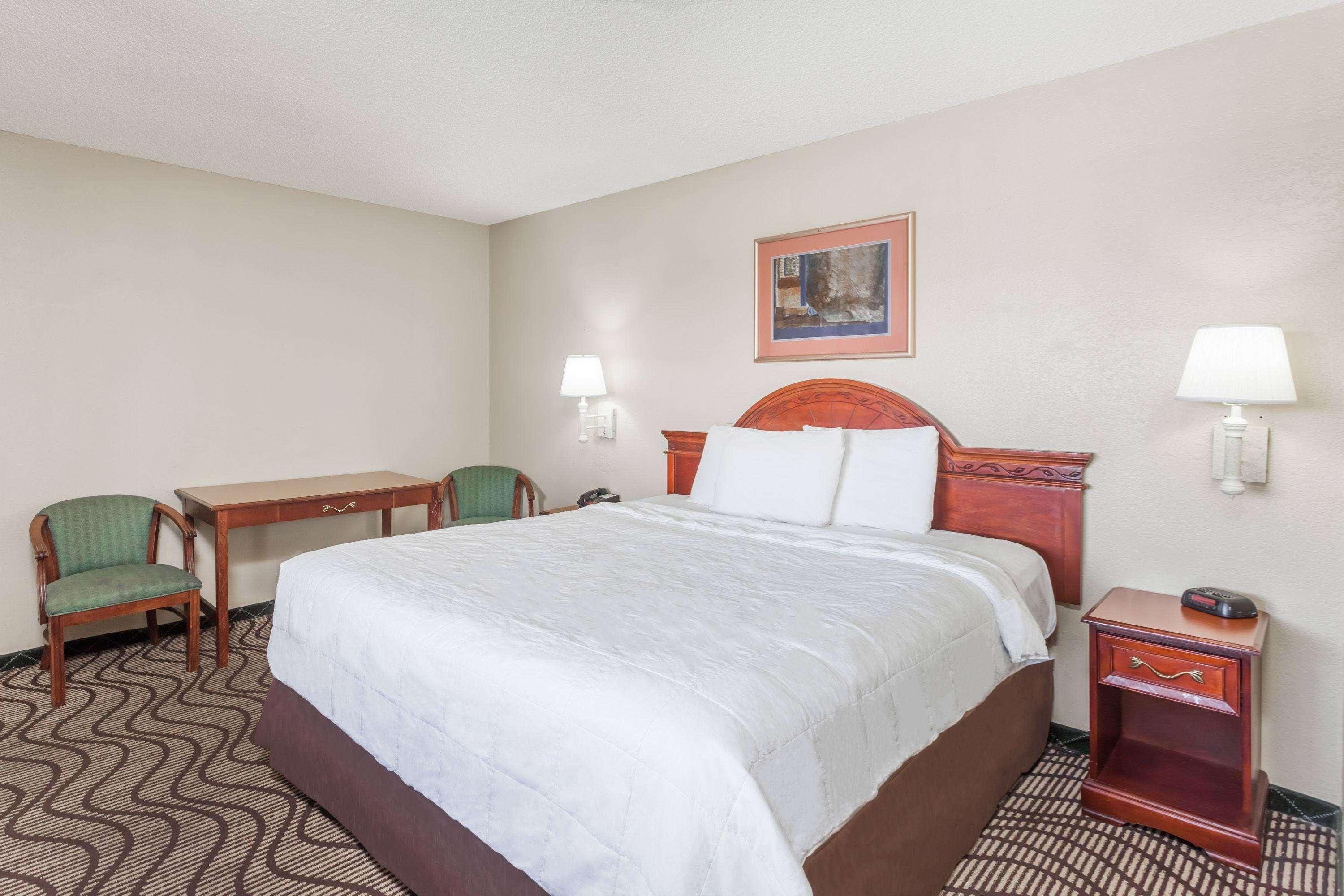 Travelodge By Wyndham Victorville Extérieur photo