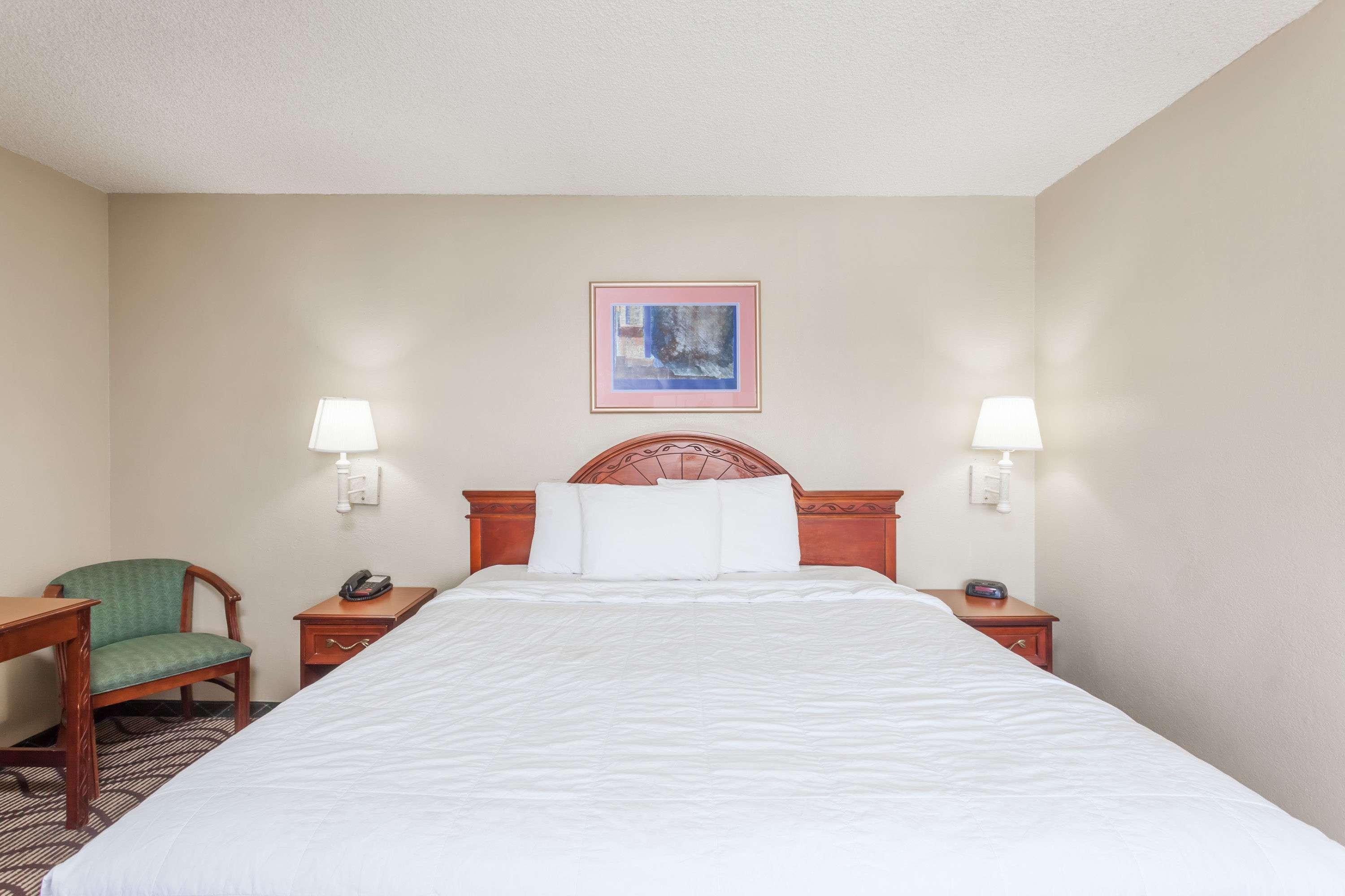 Travelodge By Wyndham Victorville Extérieur photo