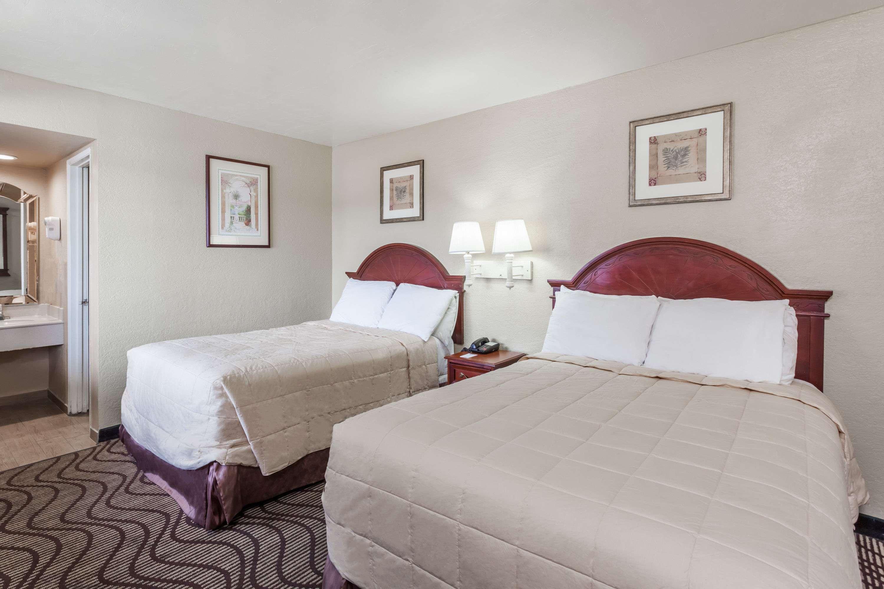 Travelodge By Wyndham Victorville Extérieur photo