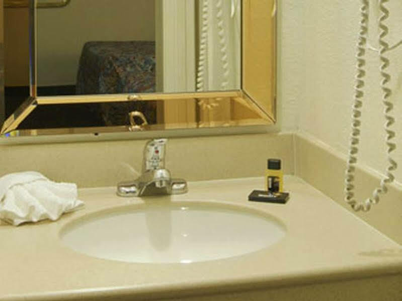 Travelodge By Wyndham Victorville Extérieur photo